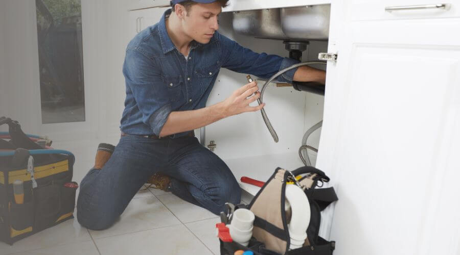 Expert burst pipe repair services in Diamond, MO